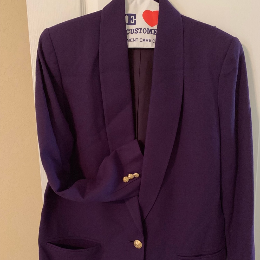 Dress suit